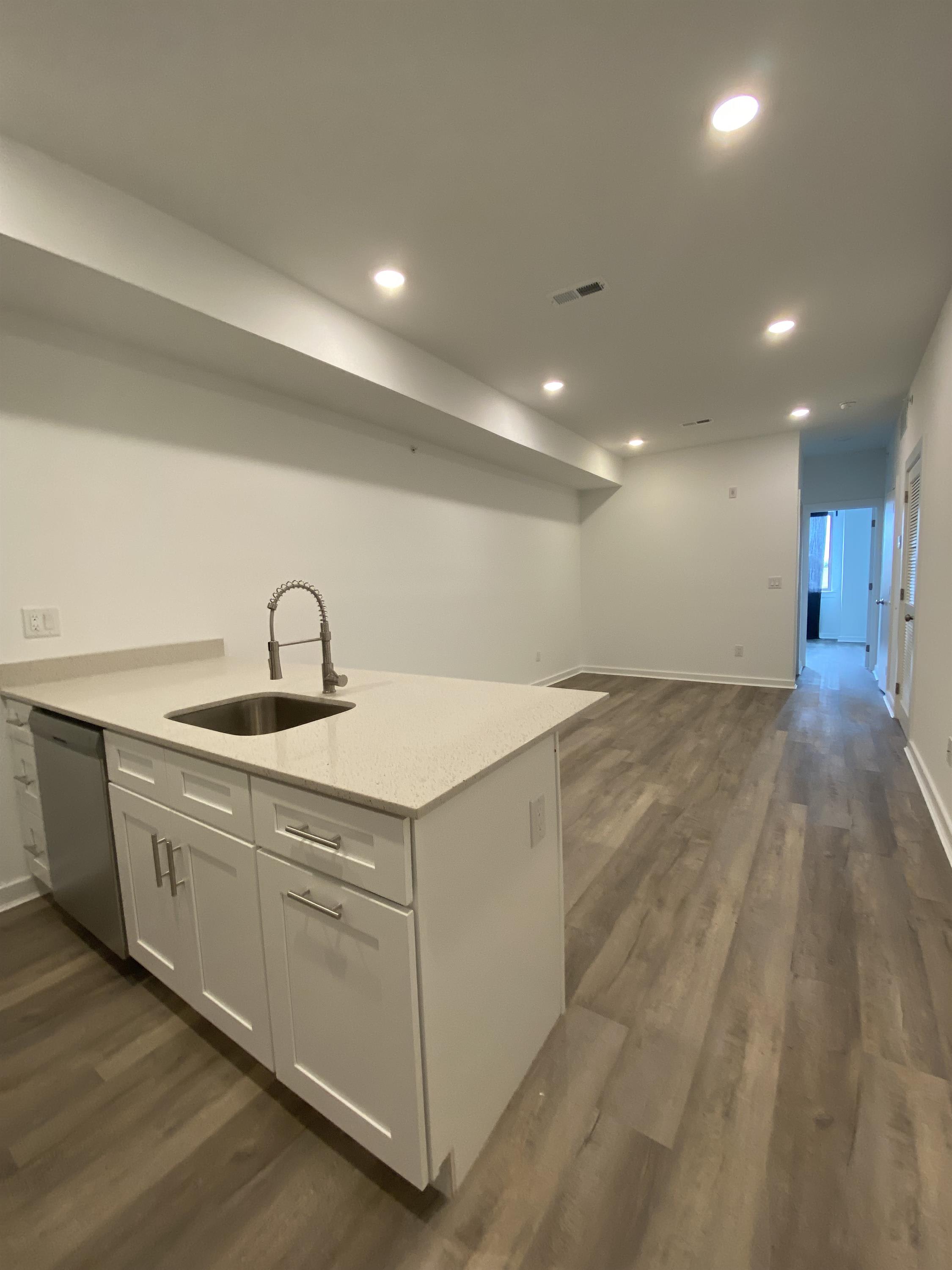 667 North 52nd StreetUnit 3 – photo 2