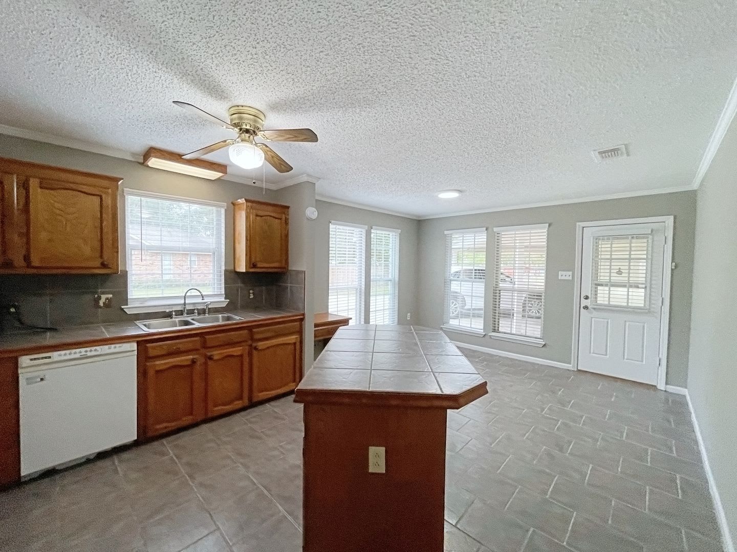 3 Bedroom House in Ascension Parish – photo 4