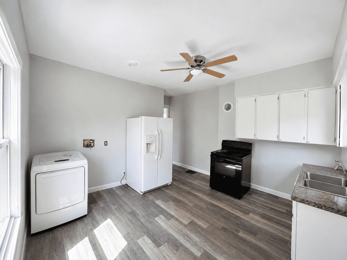 1140 W 2nd St – photo 2