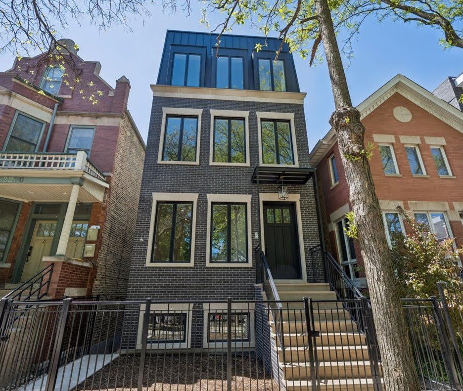 2202 N Leavitt Street – photo 1