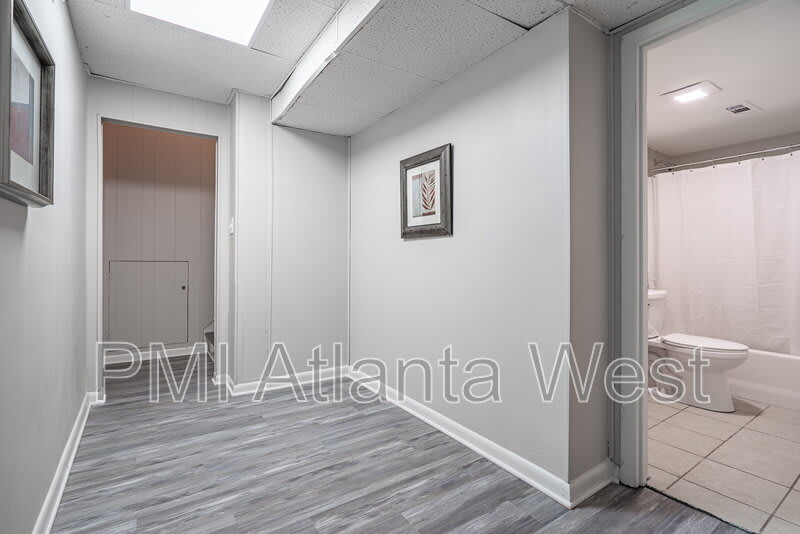 2135 Knighton Drive – photo 5