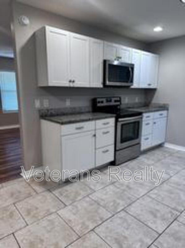 113 Alverado Dr – photo 5