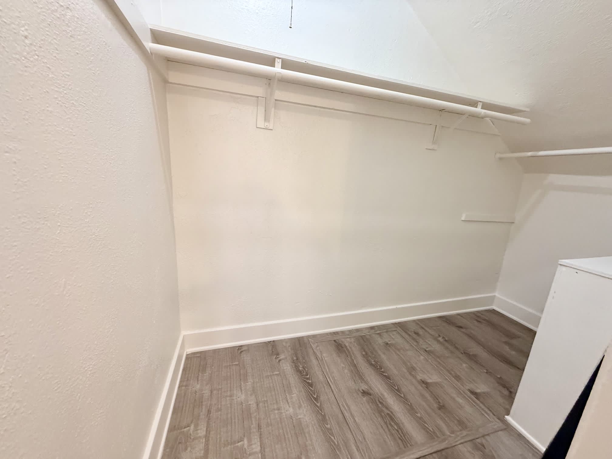 1511 1/2 North Hoover Street – photo 3