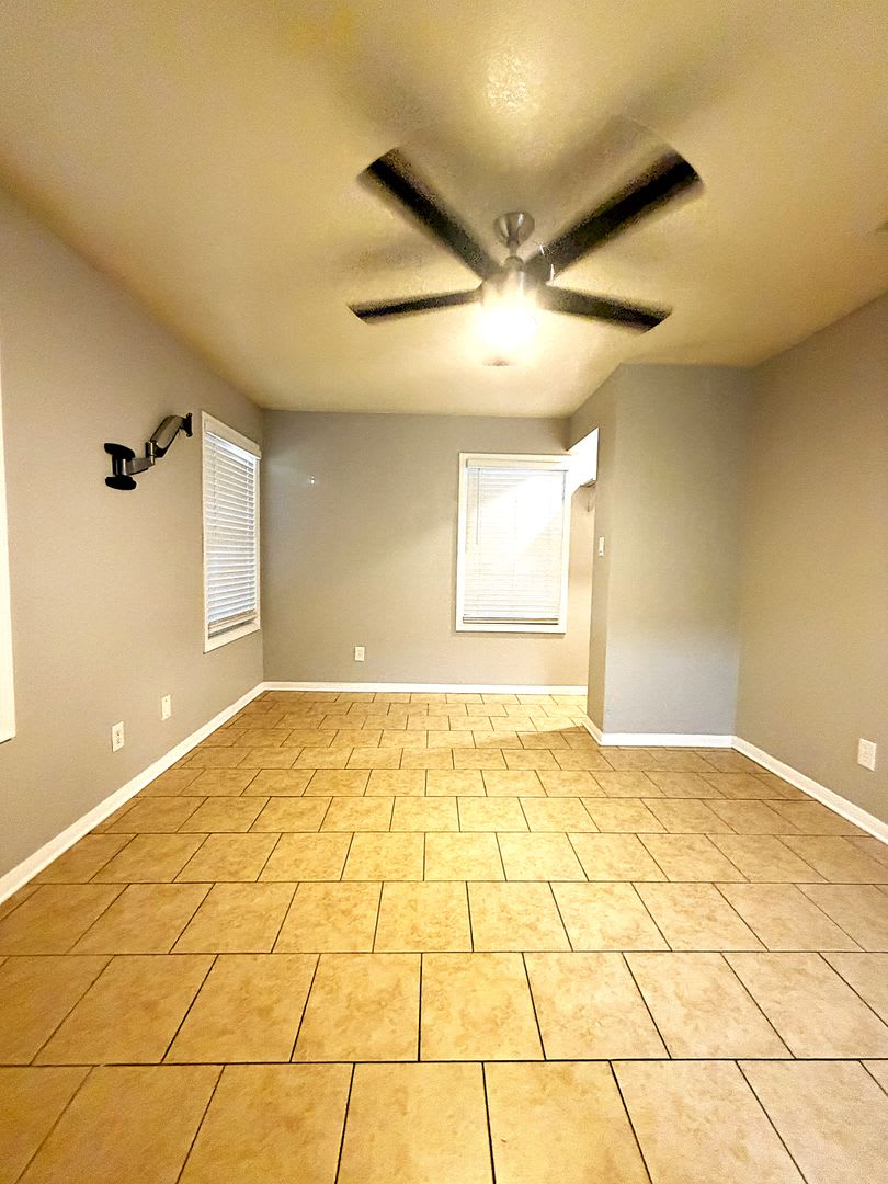 Available NOW!!!! Wonderful 2 bedroom, 1 bath home with a fenced yard and storage building. – photo 5