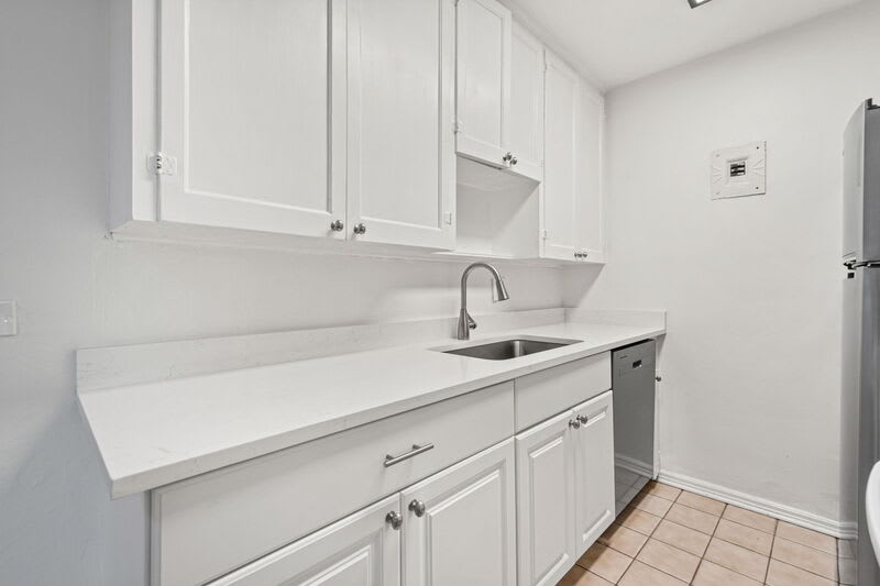 525 N Jackson St – photo 5