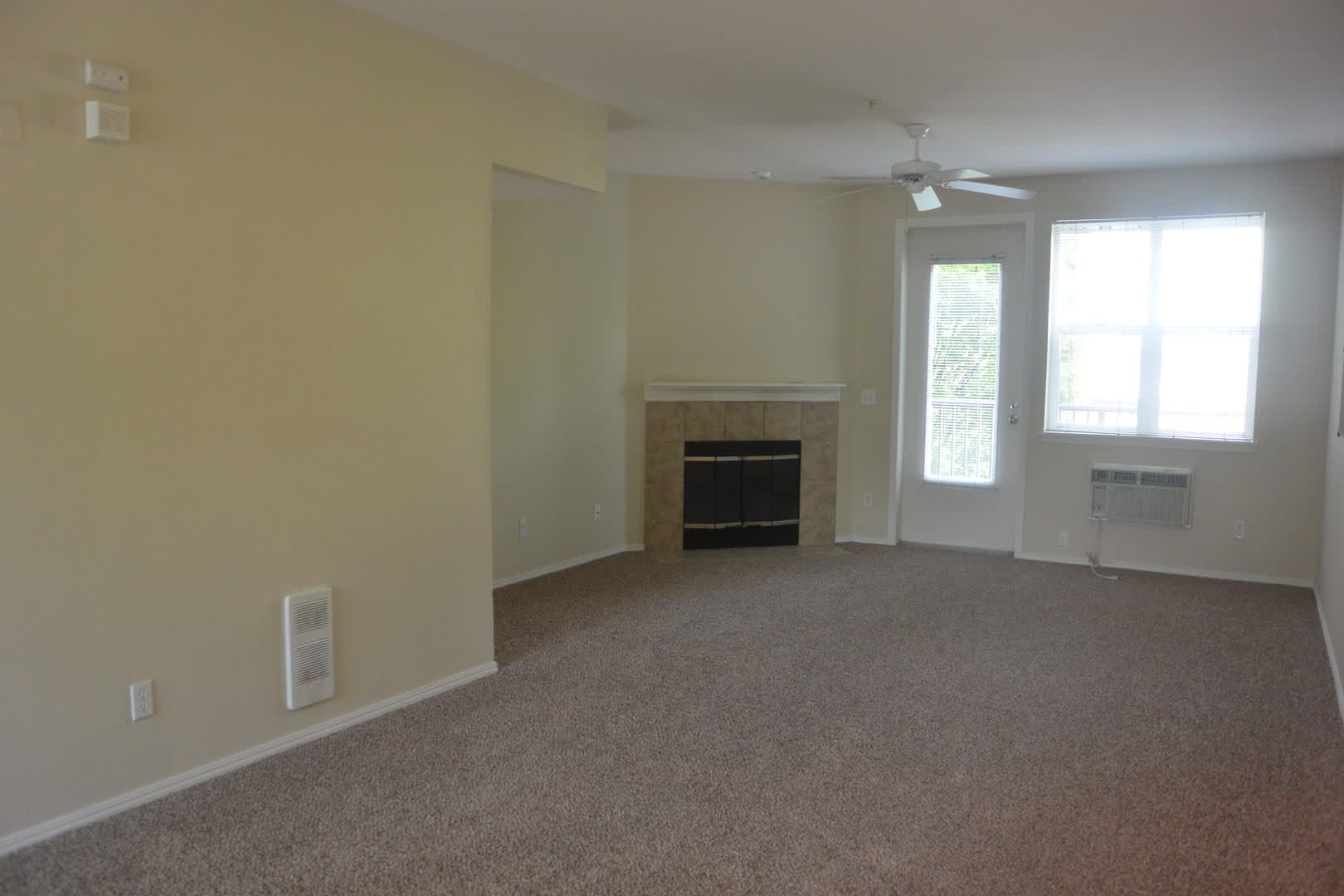 Stunning Northwynd Condominium for Lease near Vancouver Waterfront & Beaches – photo 5