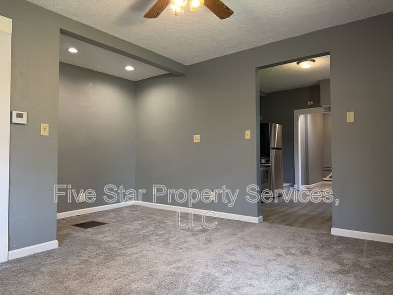 229 W Allen St – photo 4