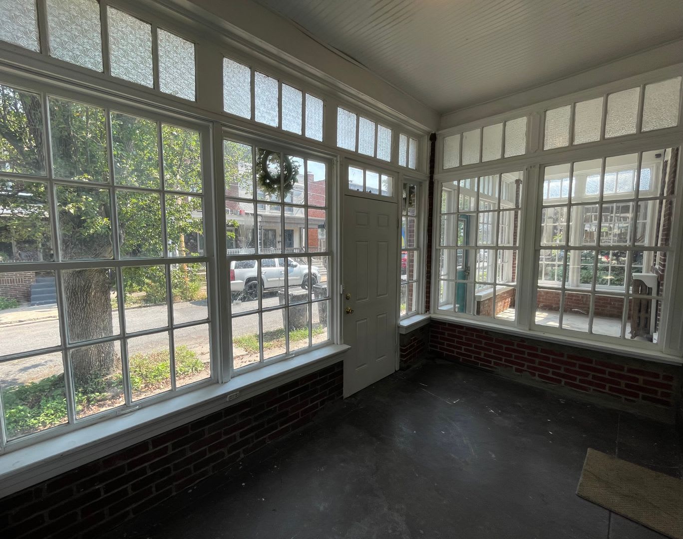 3 Bedroom Single Family Home Located in Harrisburg- Includes Bonus Room/Office! – photo 5