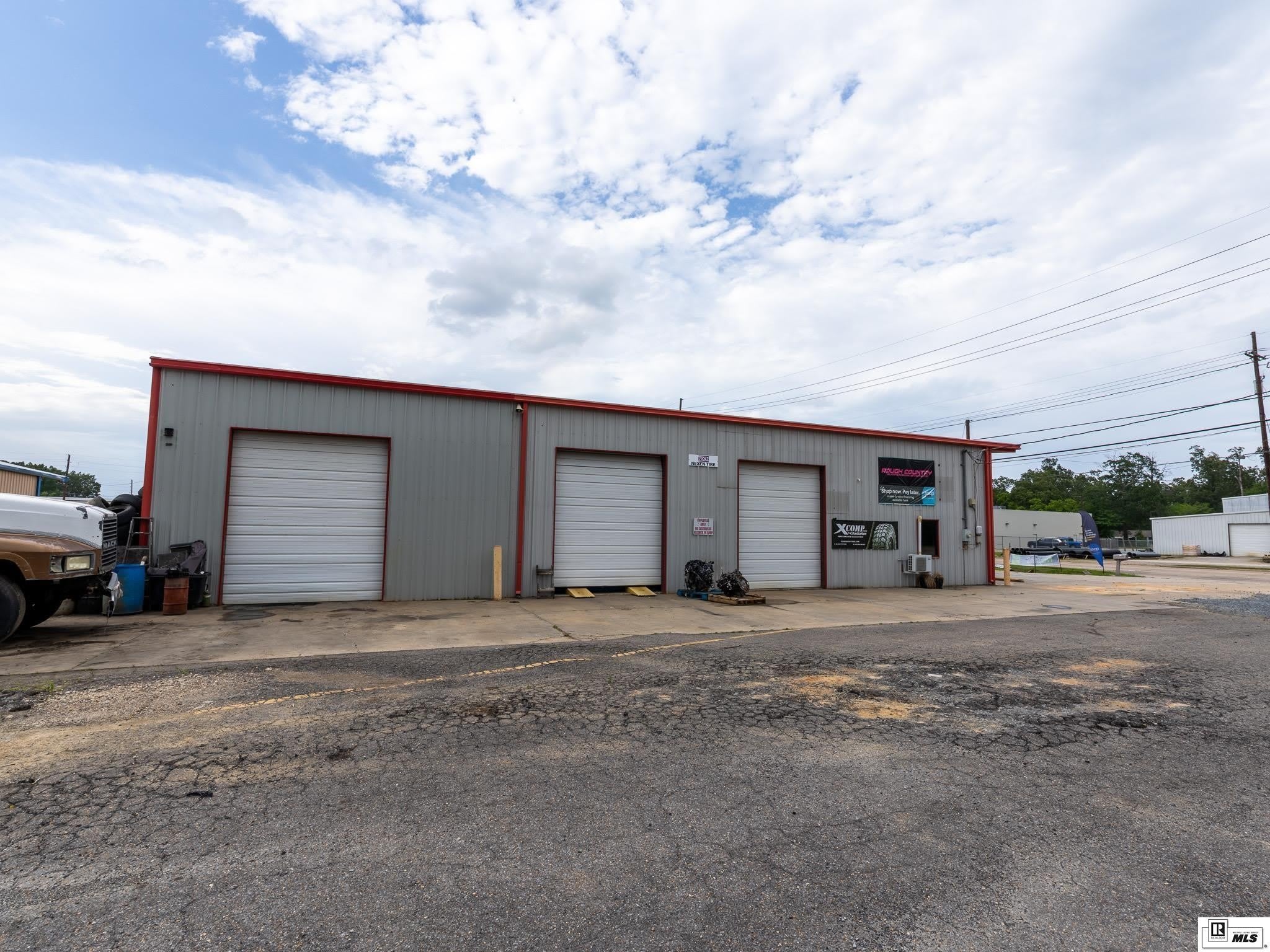 814 THOMAS ROAD – photo 3