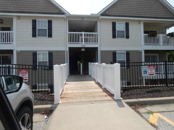 5501 Northeast 80th Terrace – photo 2