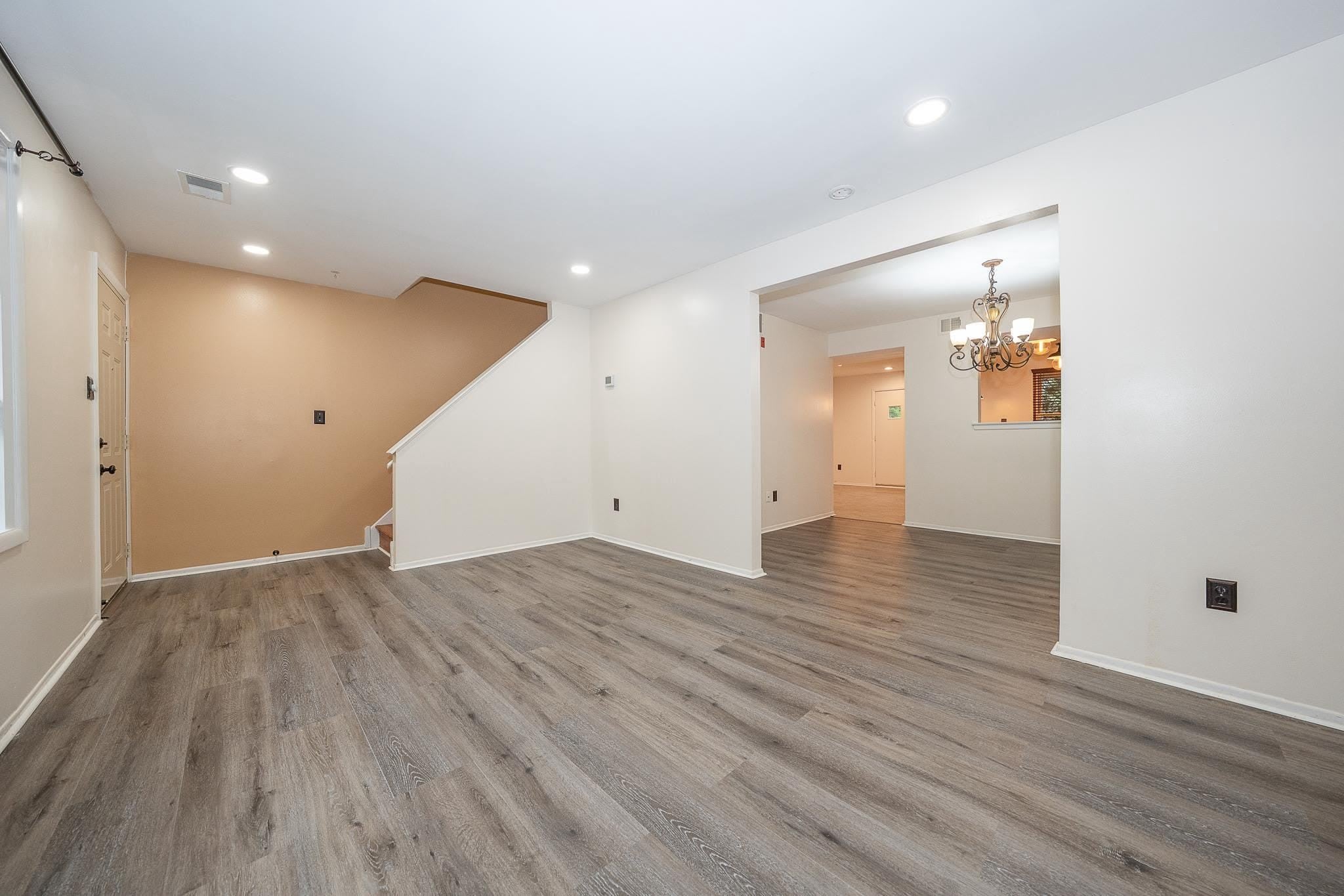 403 WOODSIDE CIRCLE – photo 4