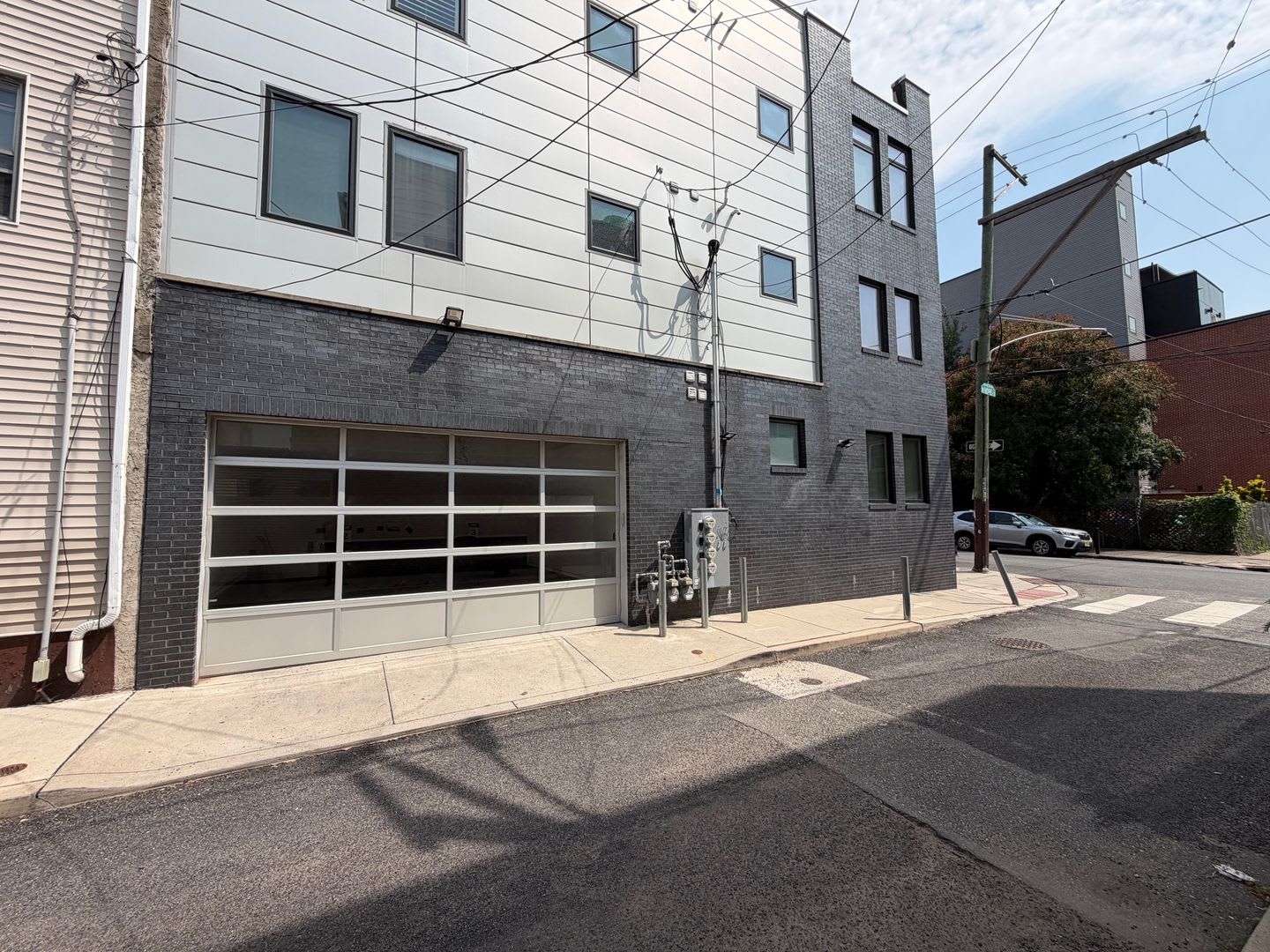 Stunning 2-Bedroom Home in Olde Kensington! Available NOW! – photo 2