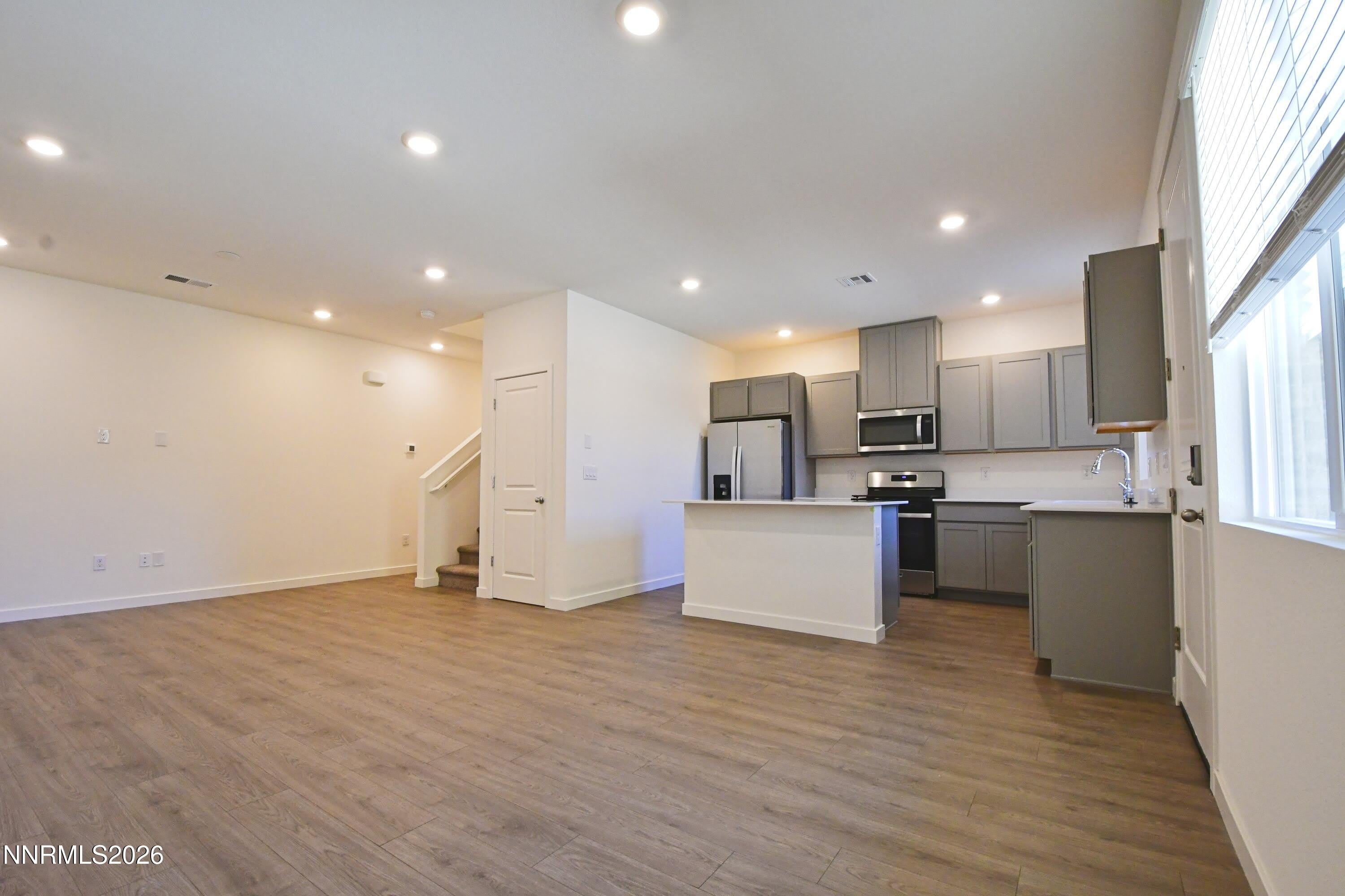 1016 Middle Gate Road – photo 3