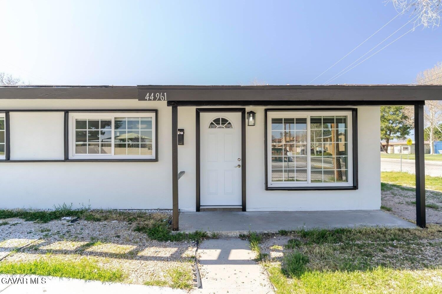 44961 5th Street – photo 1