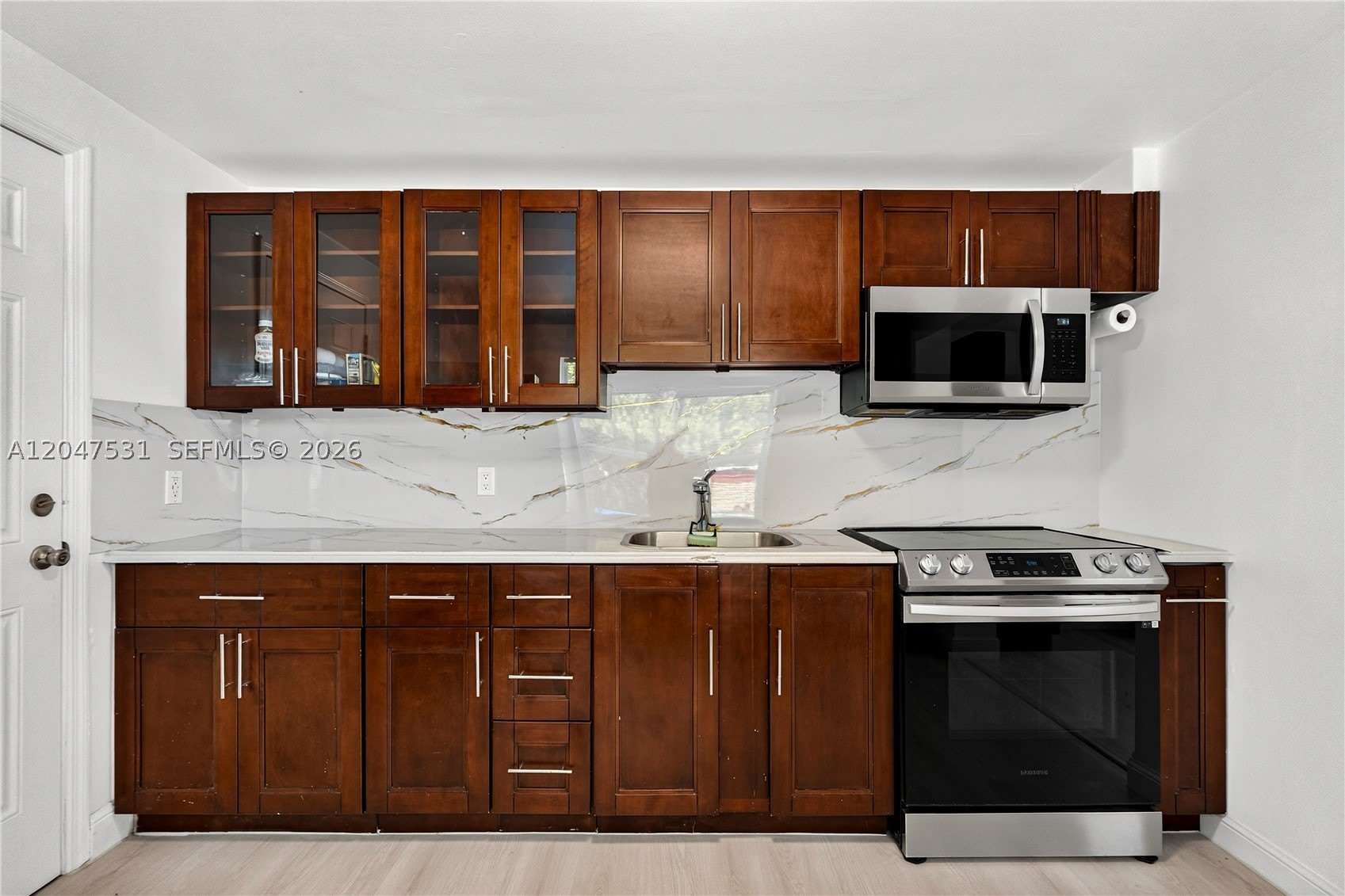 5800 Taylor St – photo 5