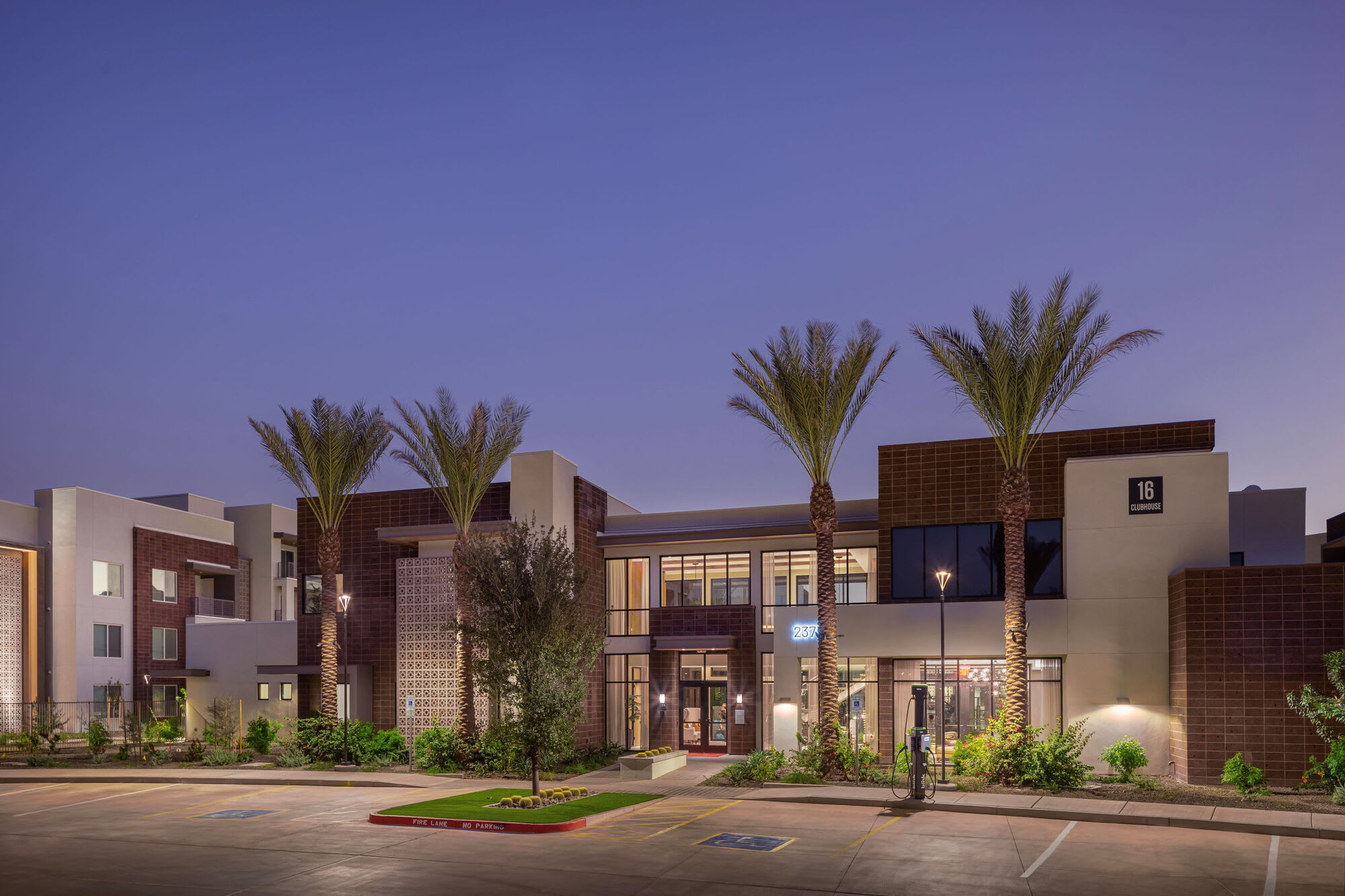 Town Chandler – photo 4