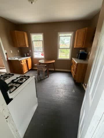 1633 East 49th Street – photo 1