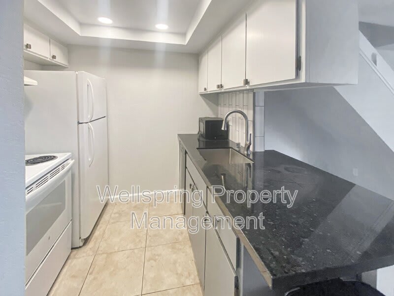 1529 Pyrenees Ave – photo 5