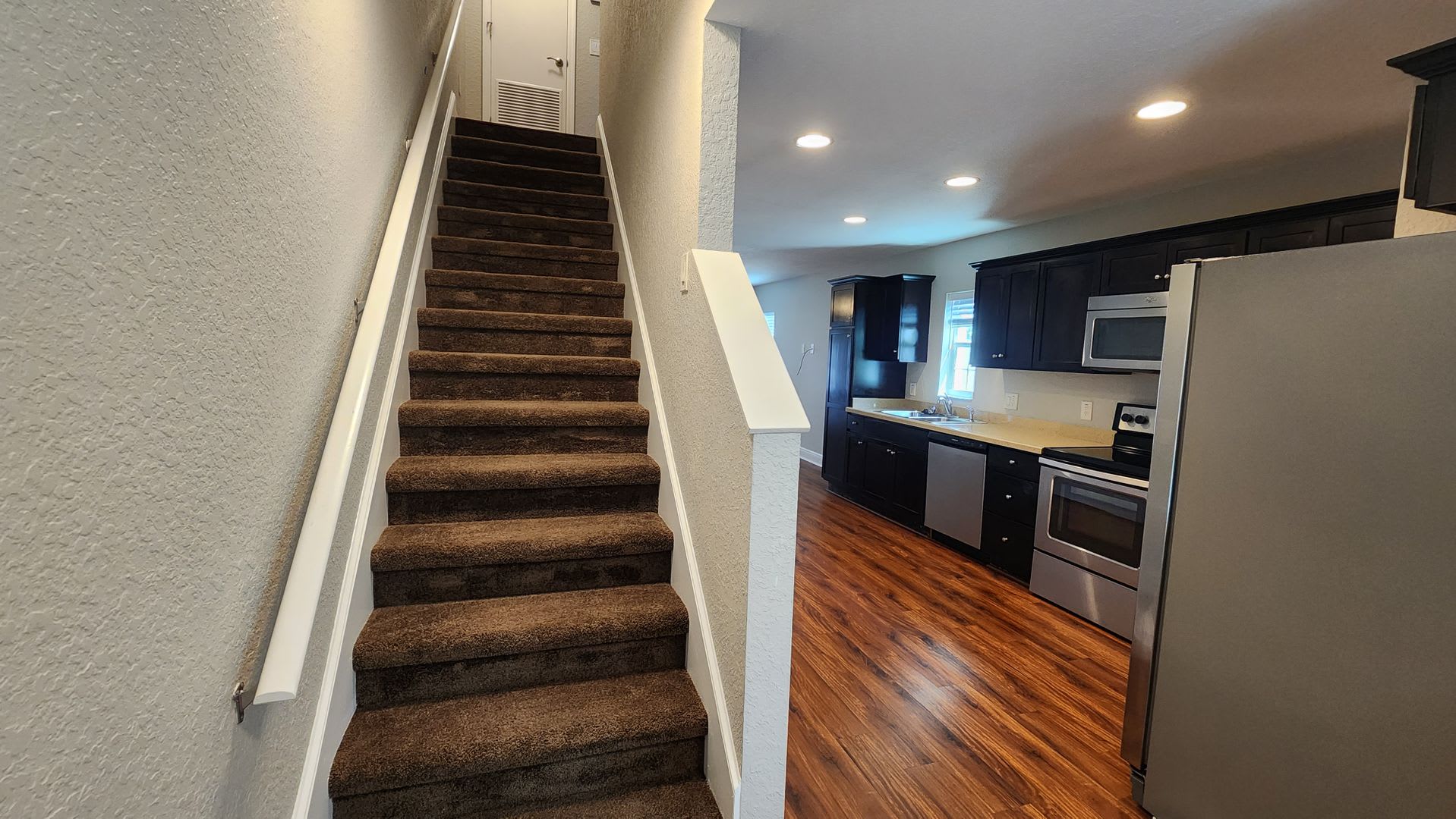 ONE MONTH FREE!!!! Immediate move-in limited offer!!Available!! – photo 5