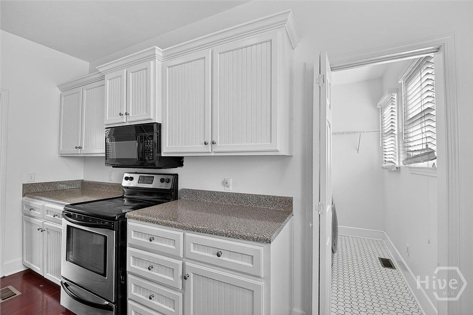 3BR/3BA Downtown Savannah Home – photo 4