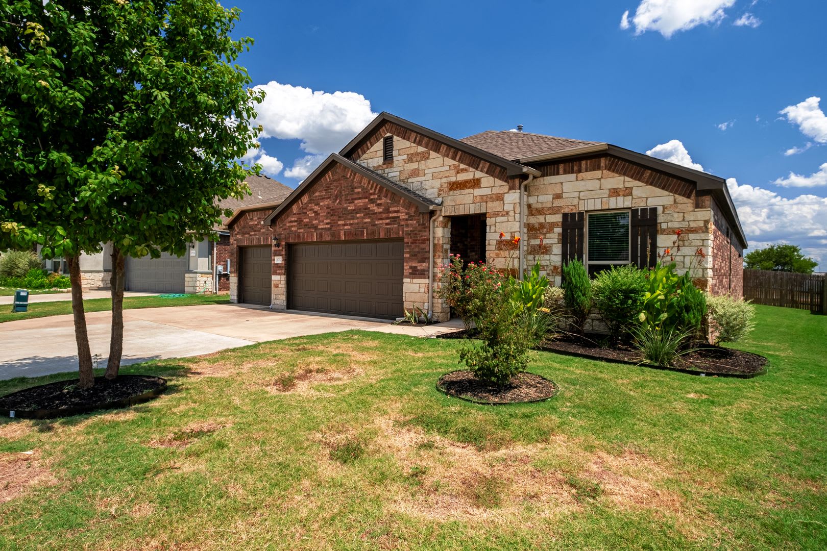 Lovable 4 Bedroom, 3 Bath Home w/ Solar Panels Backs to Lake Pflugerville! – photo 3