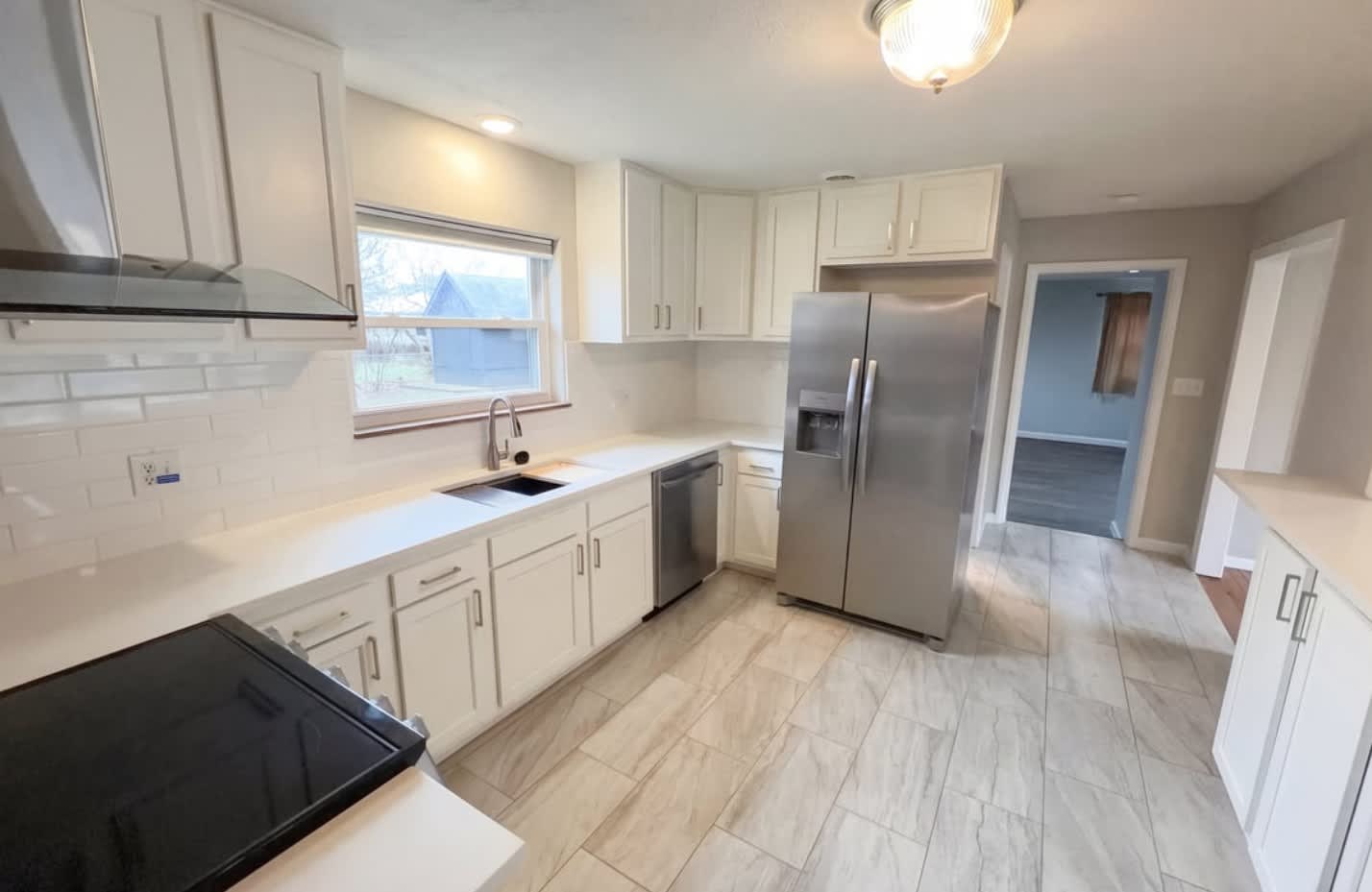 10209 Broadway St – photo 2