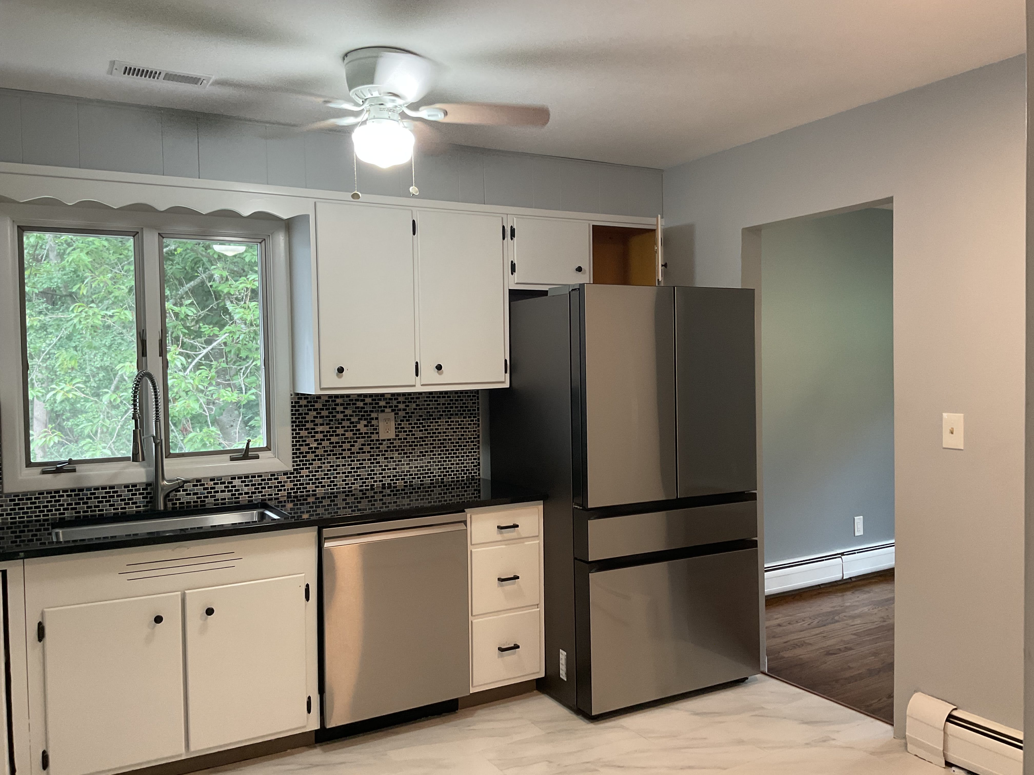 442 Surrey Ln – photo 3