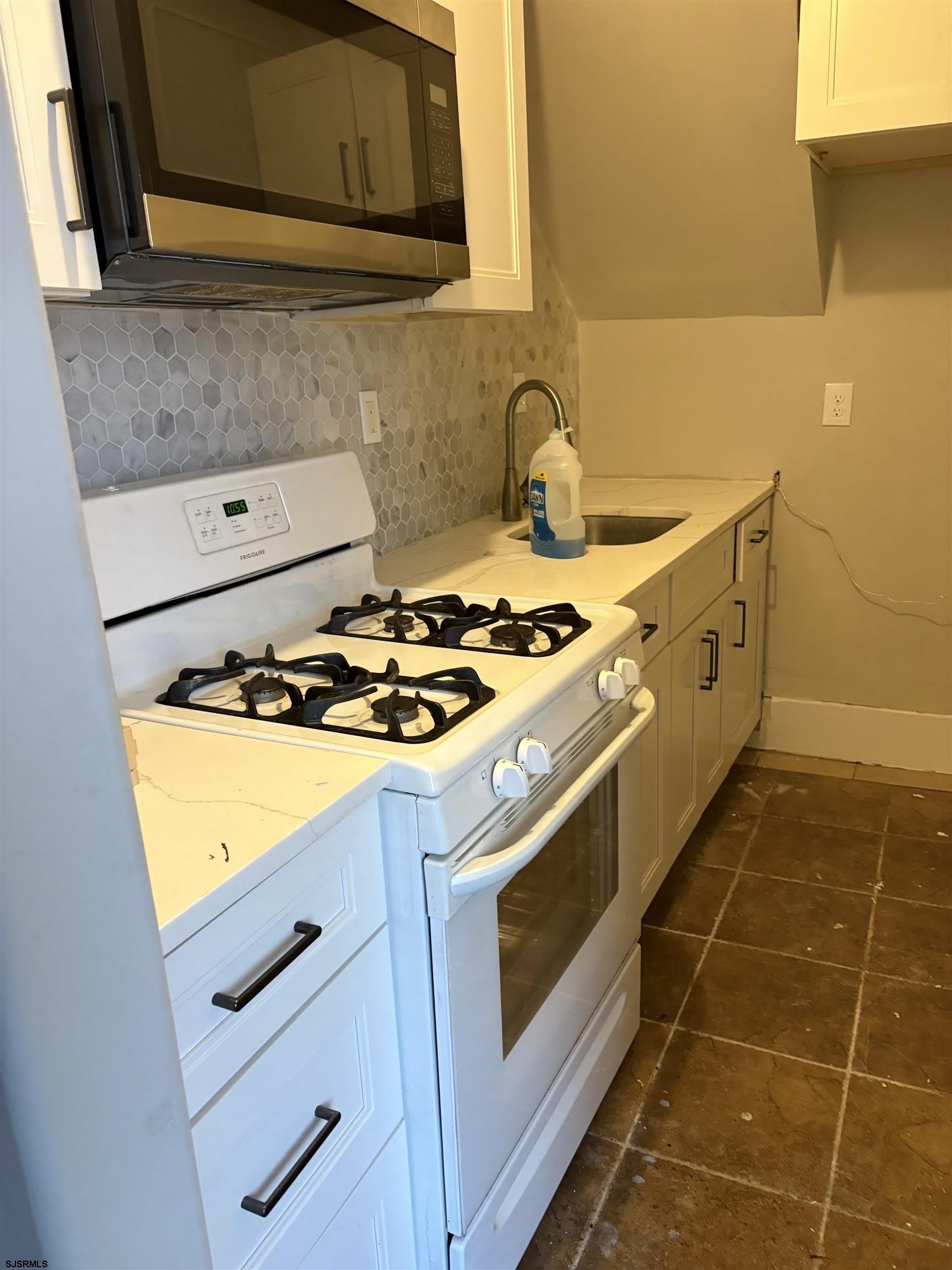 711 Harris – photo 3