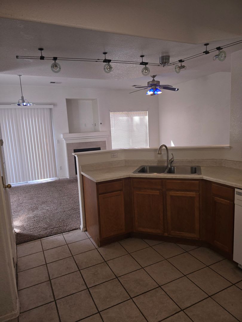 2 Bedroom 2 5 Bath Townhome In Thornton – photo 5