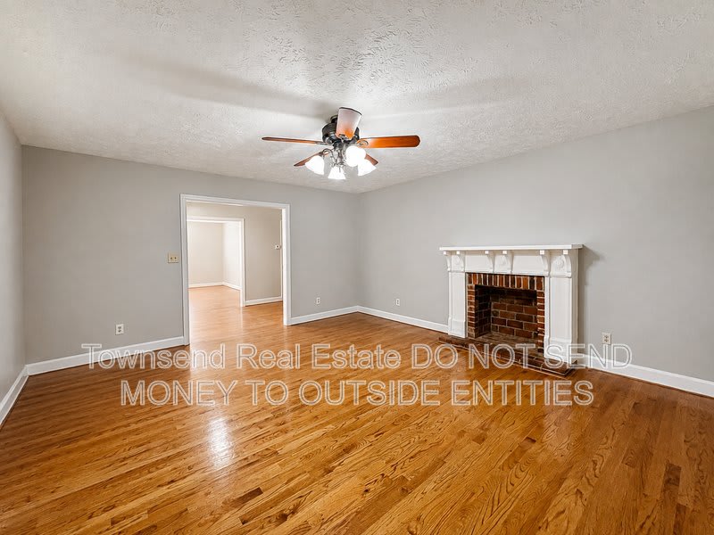 3316 Cliffdale Rd. – photo 2
