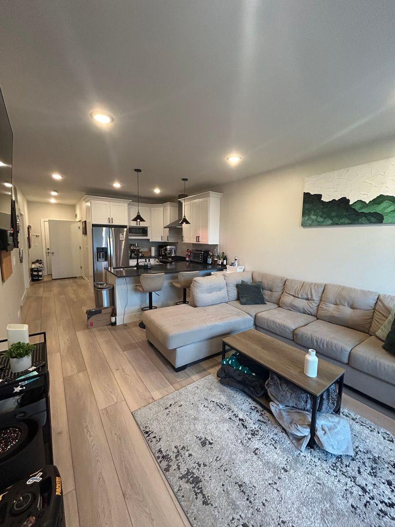 1646 West Belmont Ave. – photo 3