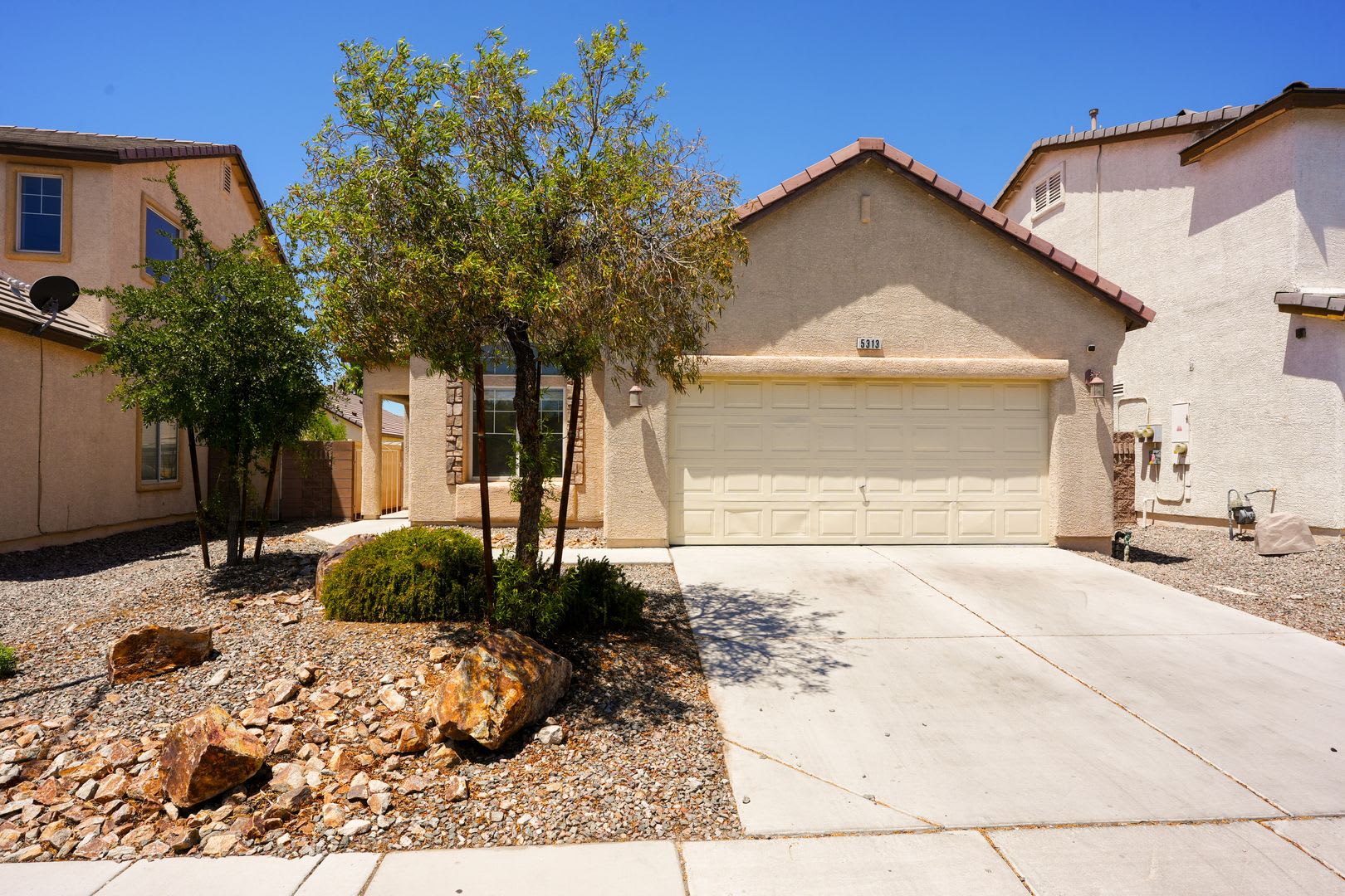 Beautifully Updated Single-Story Home with an Open Floor Plan – photo 3