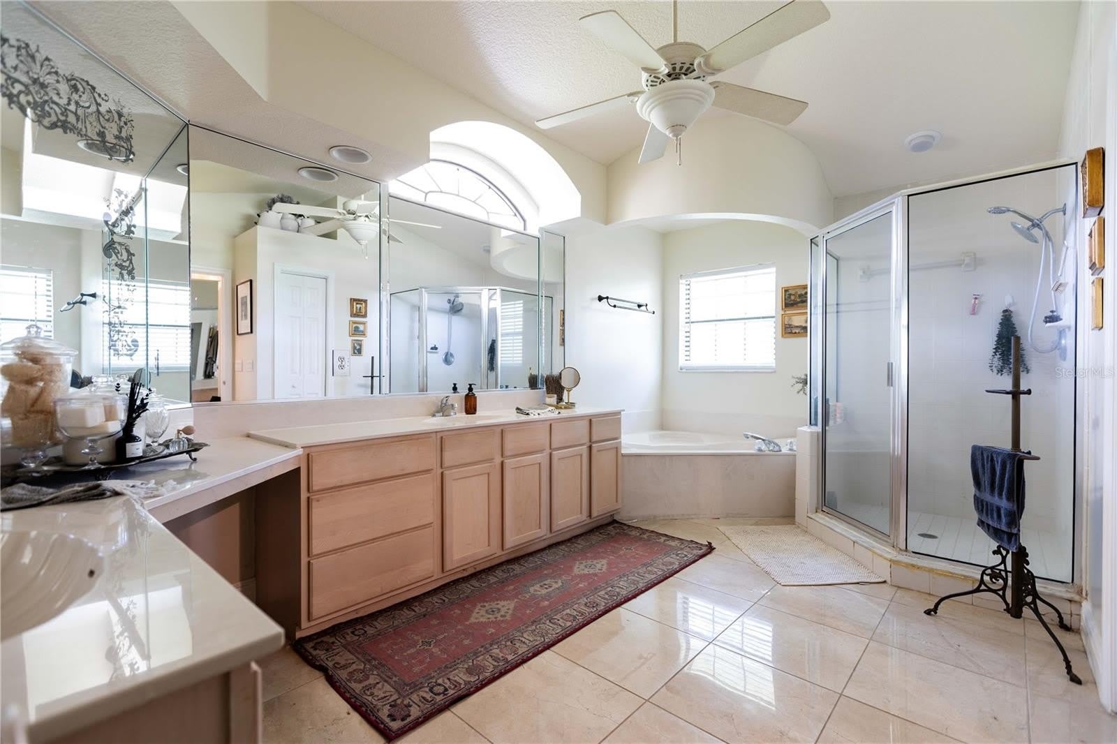 1915 SW 40TH Place – photo 3
