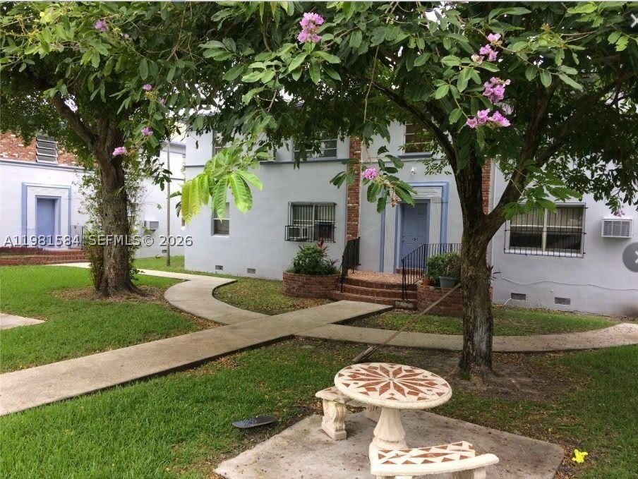 424 NE 82nd St – photo 2