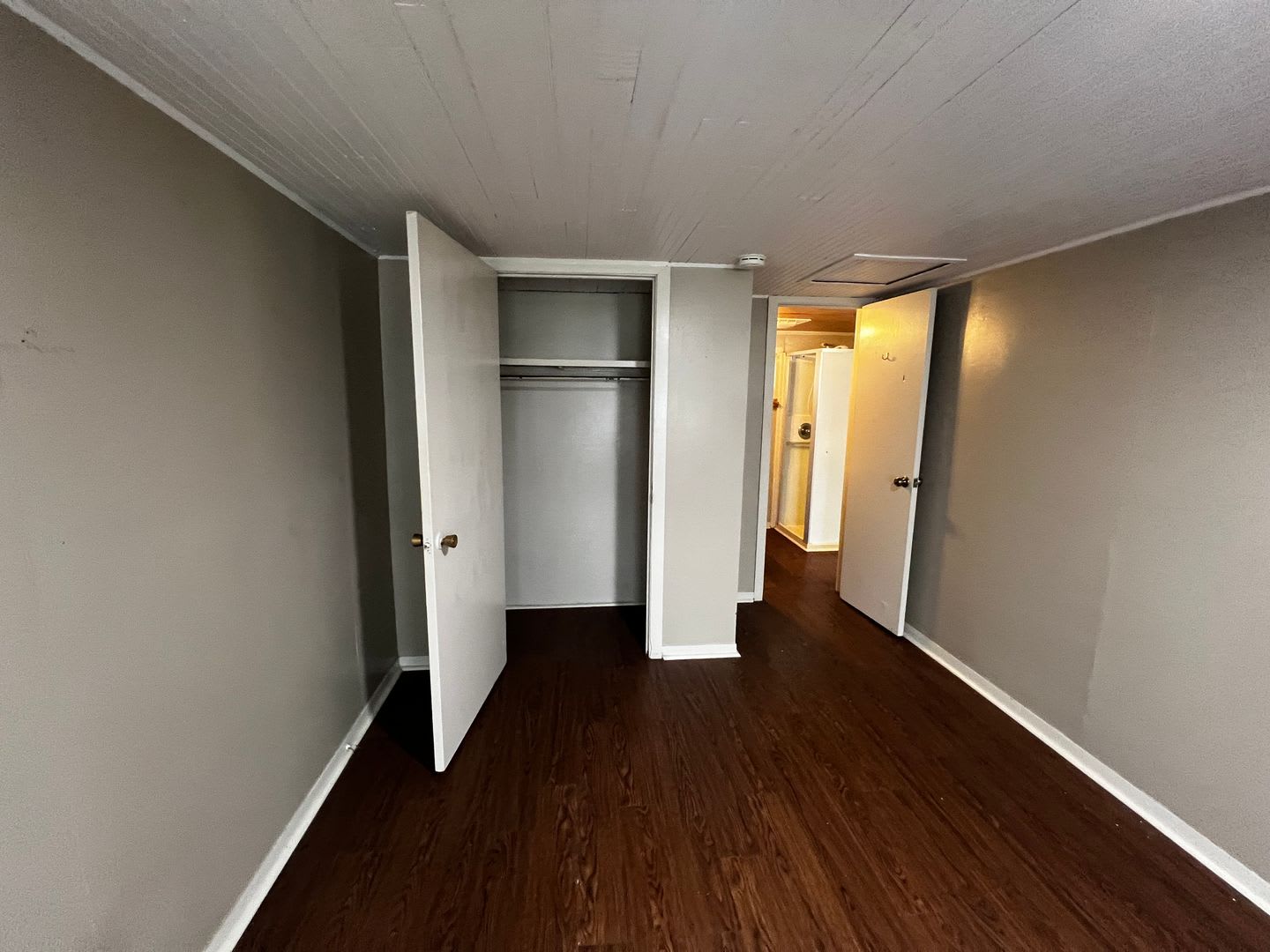 One Bedroom Near UL – photo 4