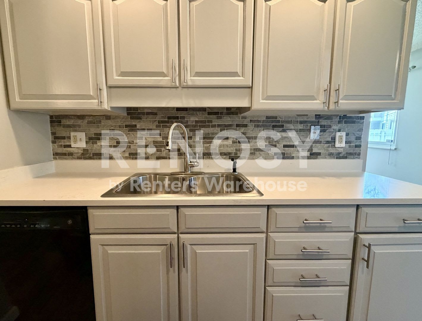 Your new 3 Bed 2 Bath home is waiting for you on Trenton St. – photo 4