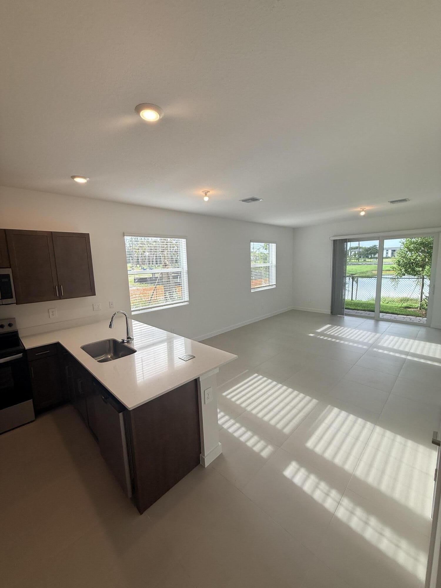147 LAKESIDE LANDING Court – photo 4