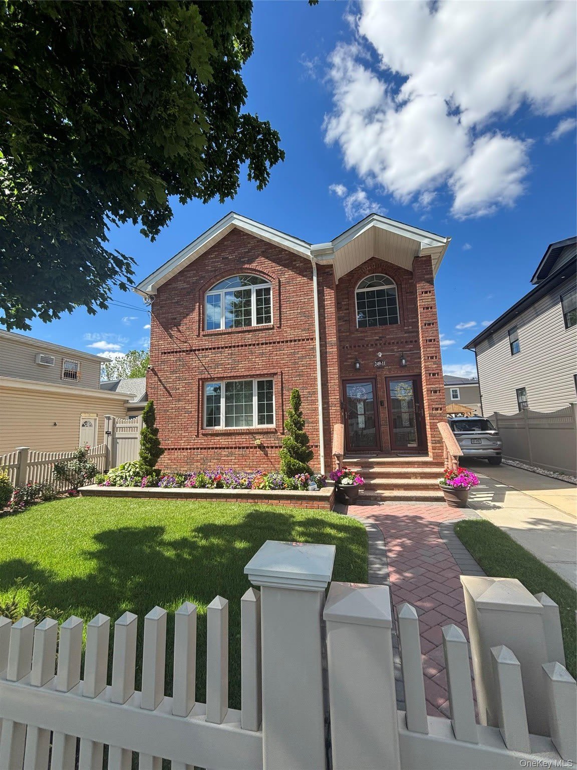 249-11 147th Road – photo 2