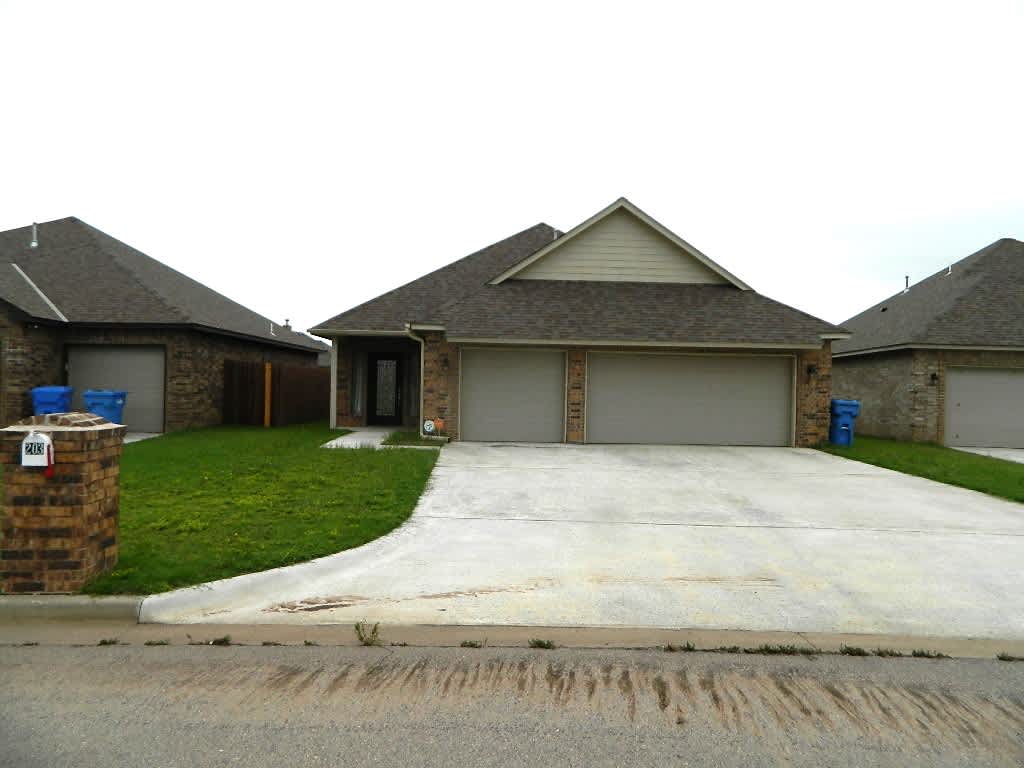 203 Northwest Granite Avenue – photo 1