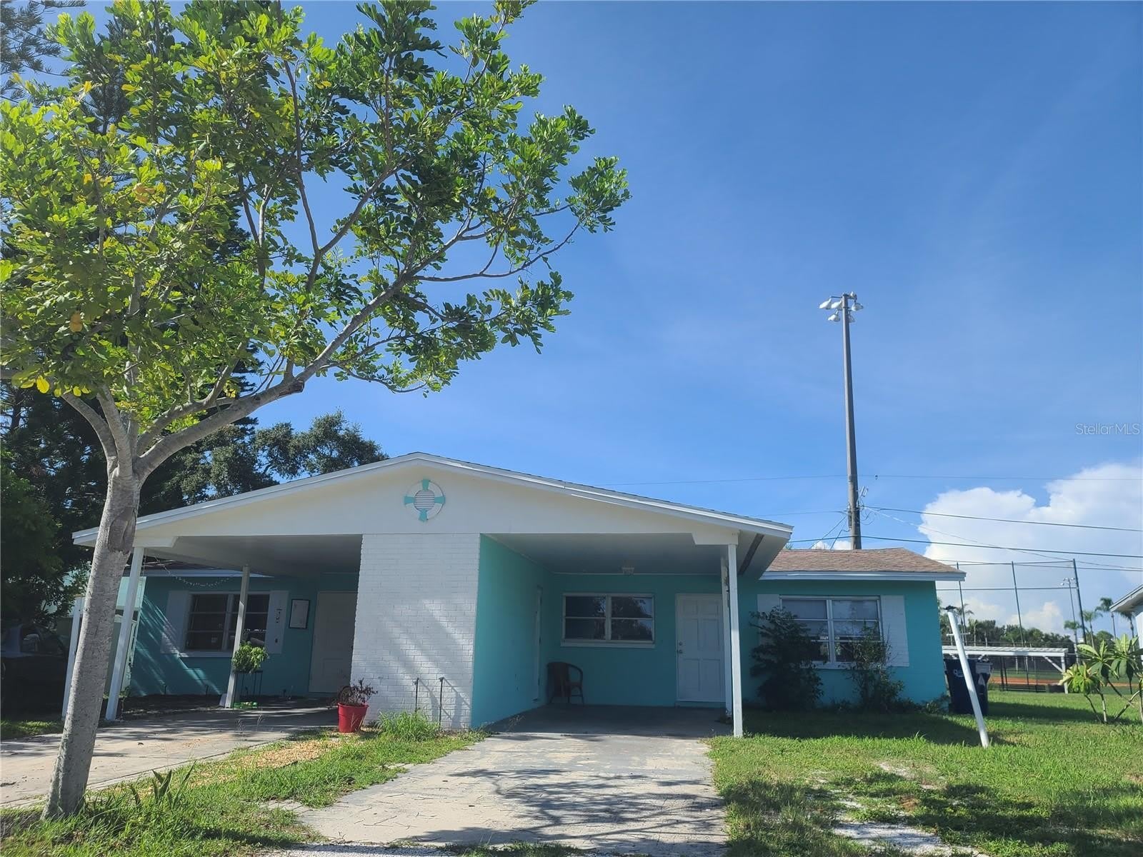 8206 43Rd Avenue W – photo 1