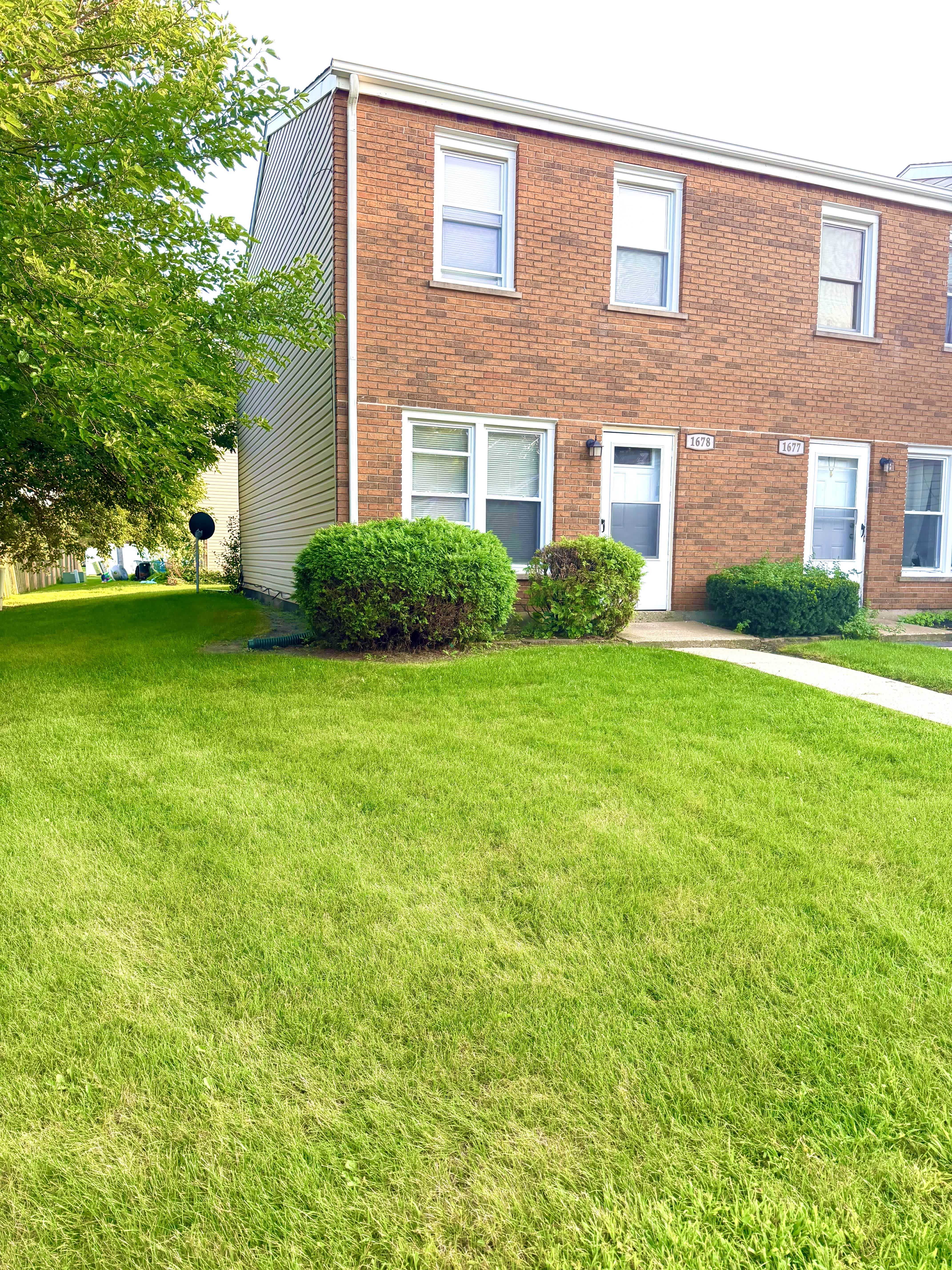 1678 Shamrock Court – photo 2