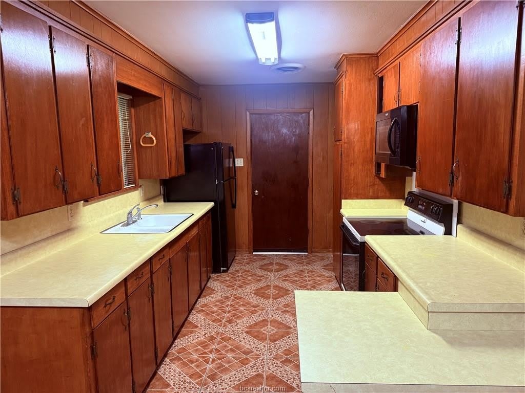 1200 Village Drive – photo 2