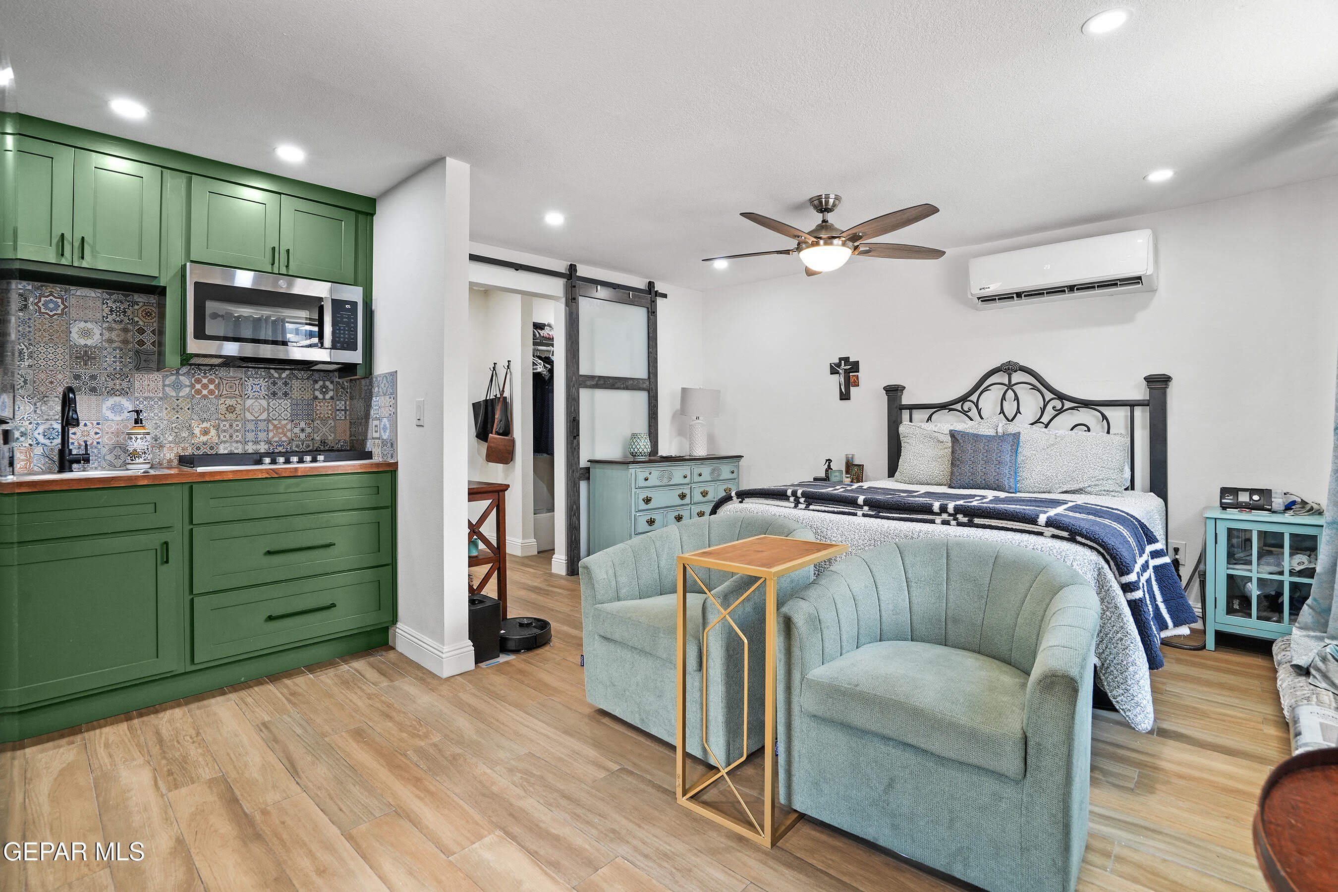 2718 SILVER Avenue – photo 5
