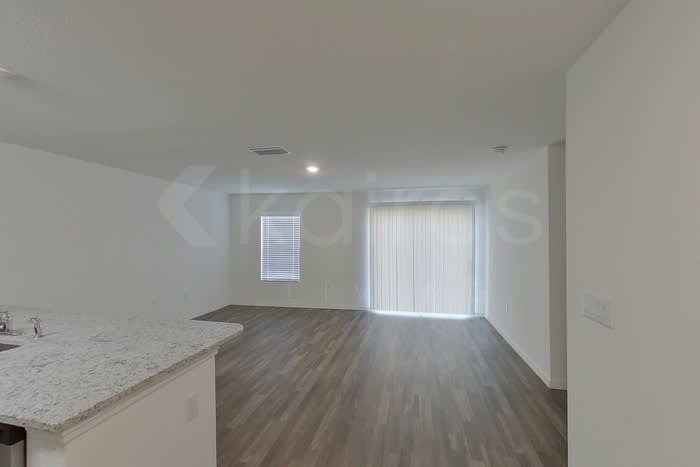20254 Lorenzo Avenue – photo 2