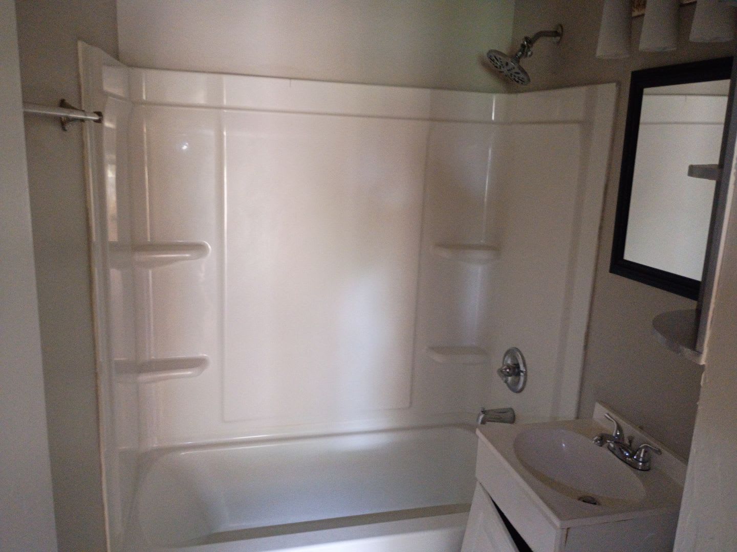 Very Nice 3 Bedroom single 1 car garage 1/2 off First months rent! – photo 4