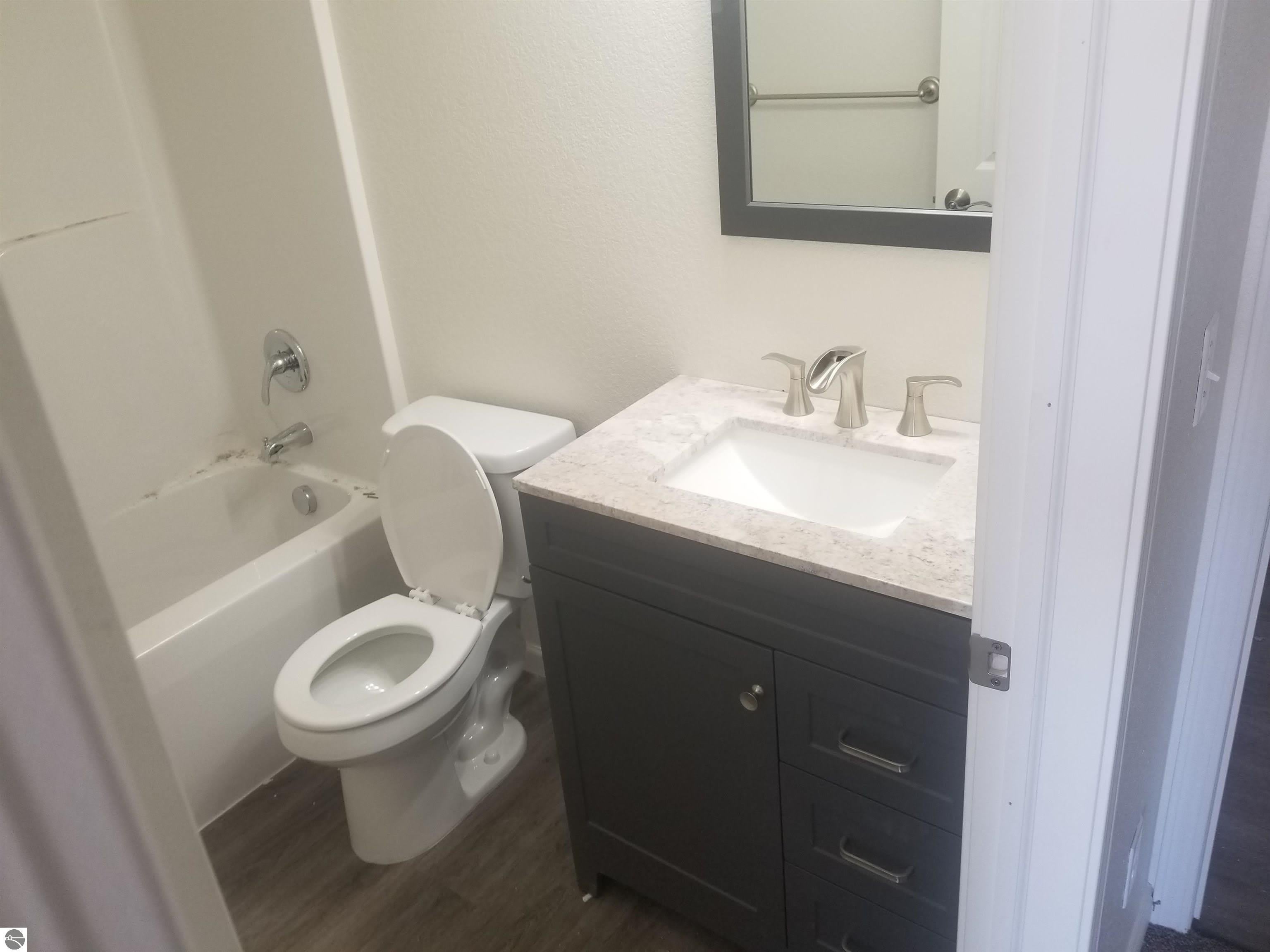 1002 W Broomfield Street – photo 4