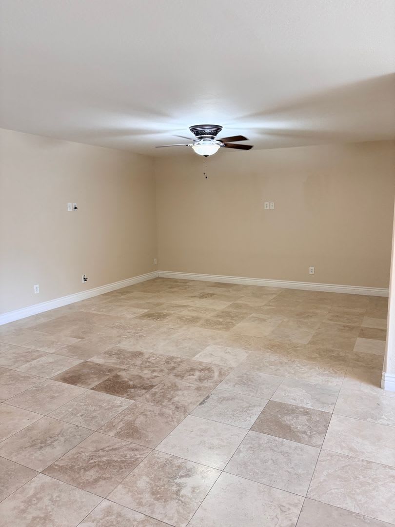**STUNNING 4 BEDROOM/3 BATHROOM/2 CAR GARAGE/GATED COMMUNITY HOME IN MESA (SOUTHERN & LINDSAY)** – photo 5