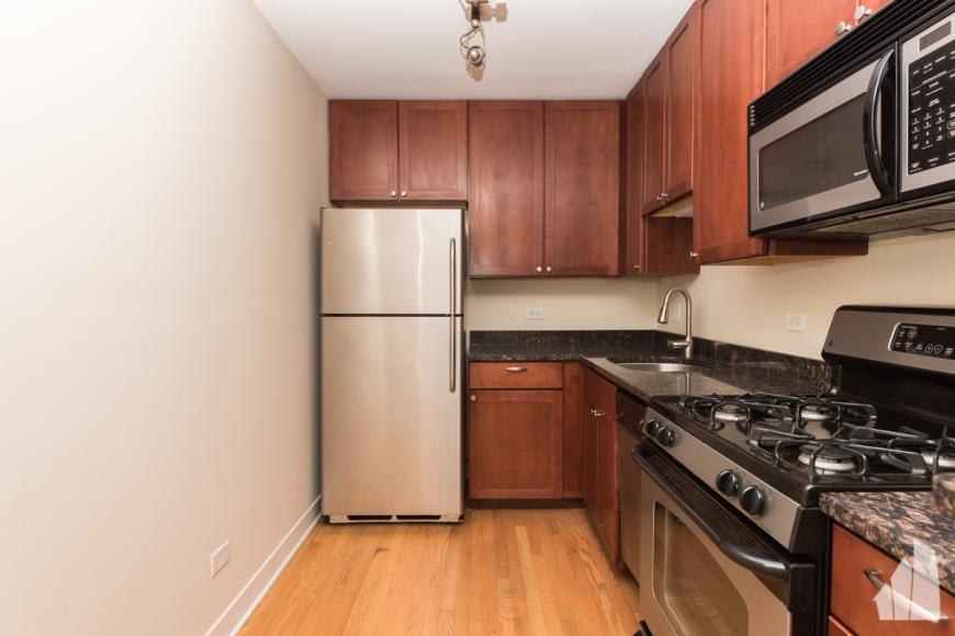 613 W Wrightwood Ave – photo 1