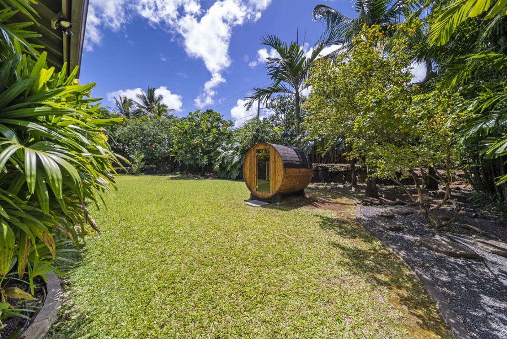Tropical 4BR Gated Retreat w/ Sauna, Walk to Velzyland Beach – photo 5