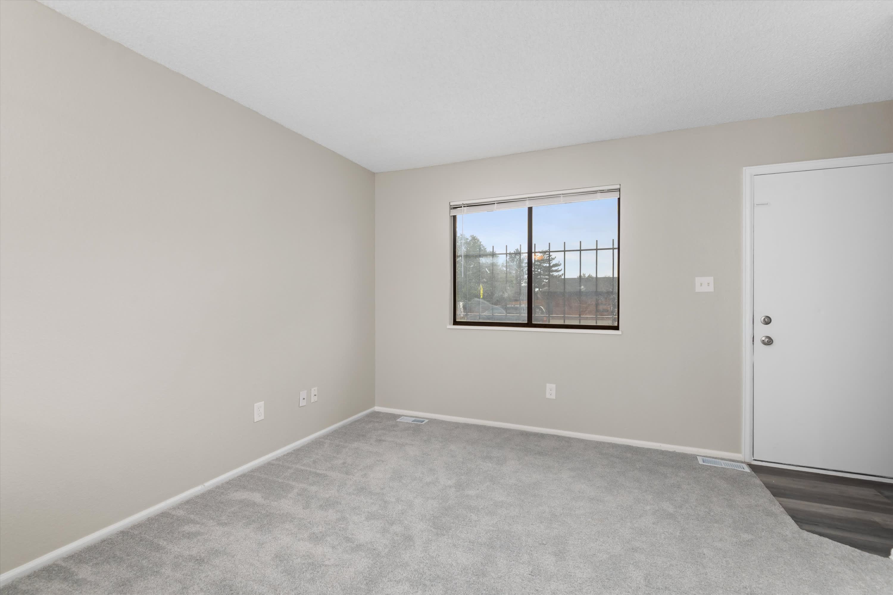 1596 S NORFOLK ST – photo 3